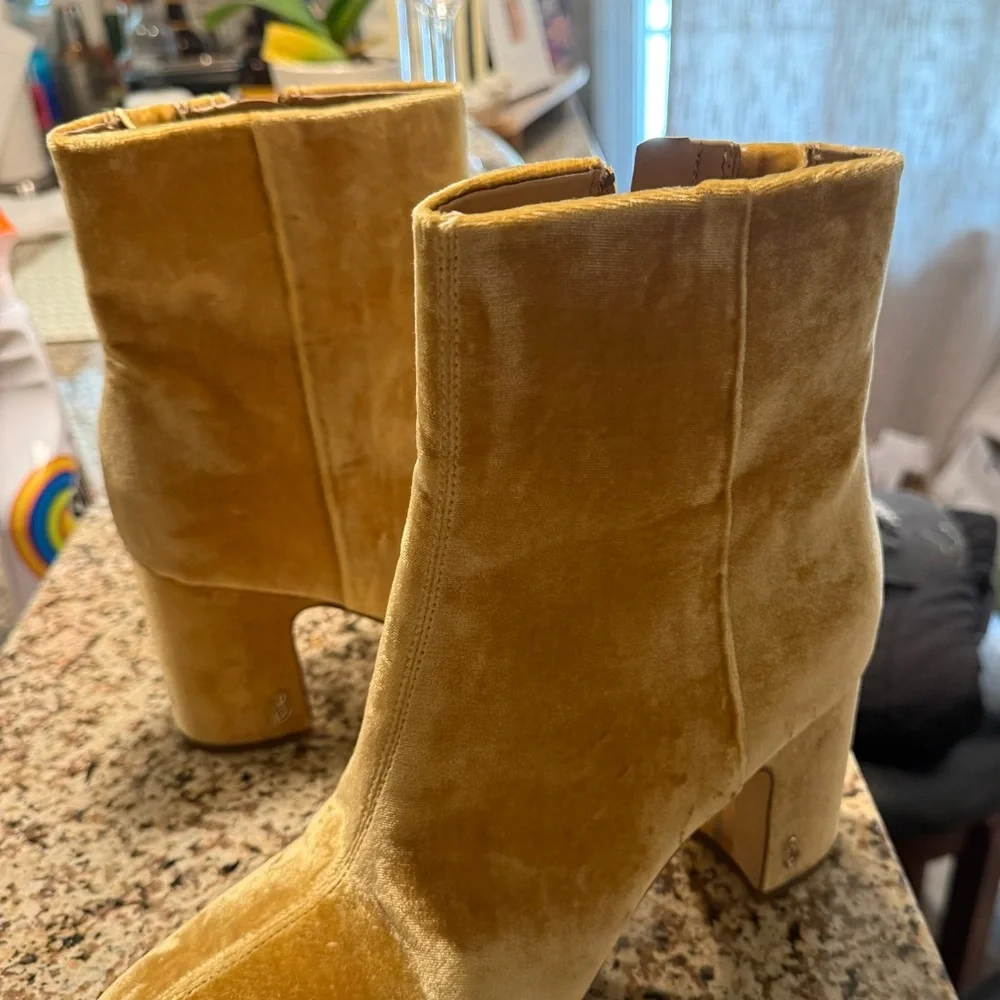 Gorgeous Sam Edelman Fawn Ankle Boots - Picture 6 of 6